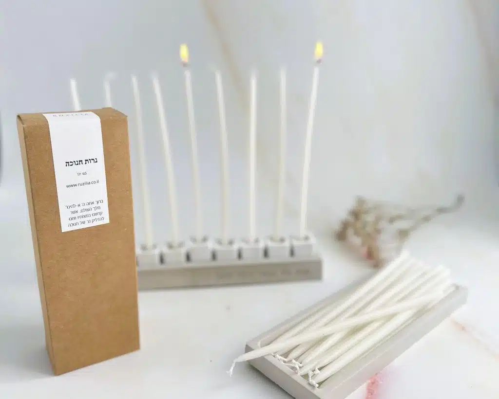 נרות חנוכה לבנים ארוכים תוצרת הארץ אריזת קראפט